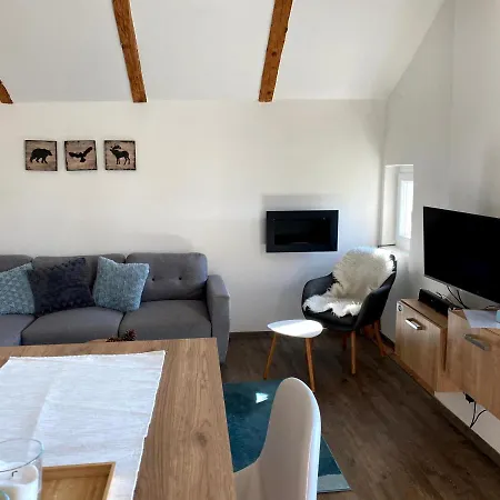 Apartman Mlade Buky Apartment *