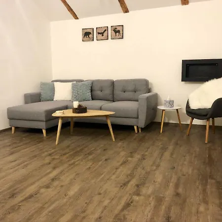Apartman Mlade Buky Apartment *
